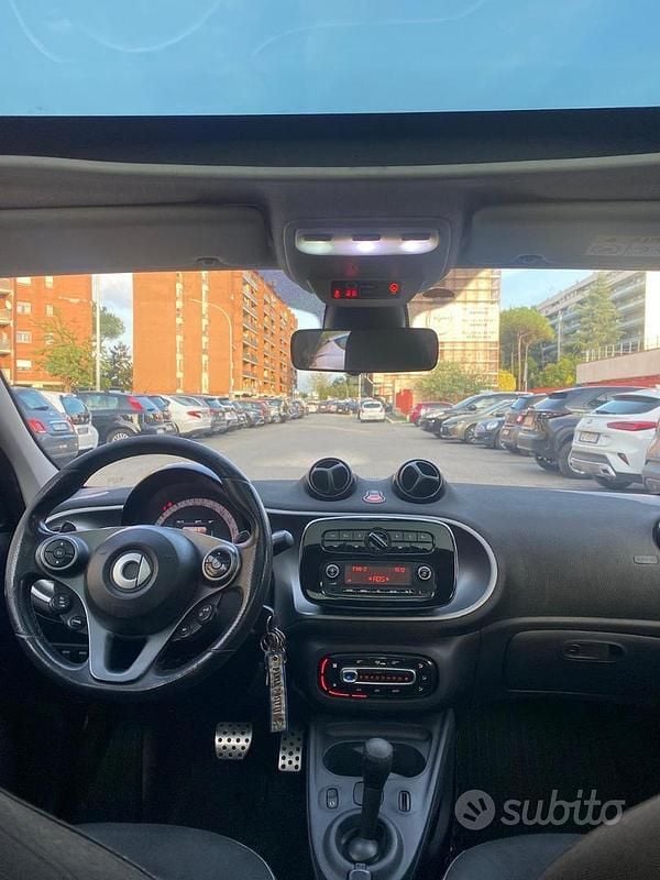 Usata Smart ForFour 71 CV (52 kW) 2016 Grigio Utilitaria