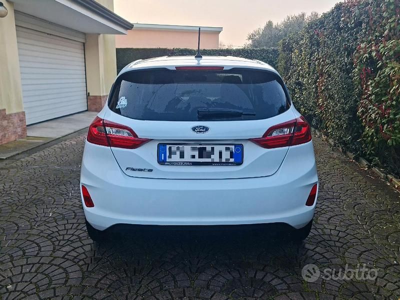 Usata Ford Fiesta Titanium 85 CV (62 kW) 2019 Bianco Utilitaria