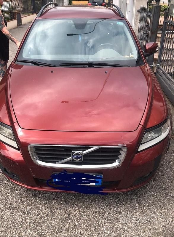 Usata 2005 Volvo V50 Station wagon | 300 € - Immagine 1/4