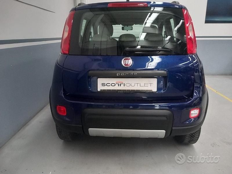 Usata Fiat Panda 4x4 S 95 CV (69 kW) 2016 Blu Utilitaria