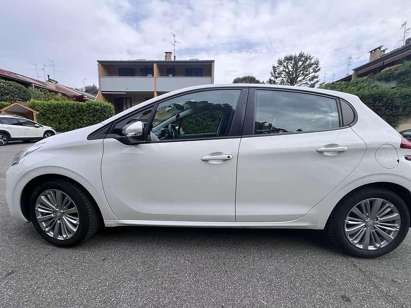 Usata Peugeot 208 Allure 75 CV (55 kW) 2018 Utilitaria