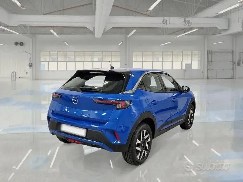 Usata Opel Mokka Edition 100 CV (73 kW) 2024 Bluazzurro SUV