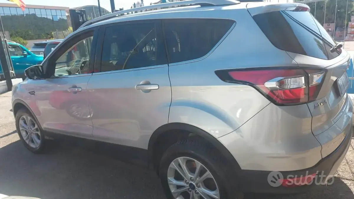 Usata Ford Kuga Titanium 120 CV (88 kW) 2018 Grigio SUV