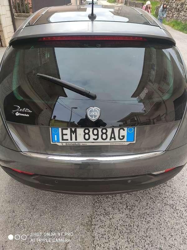 Usata Lancia Delta 120 CV (88 kW) 2011 Utilitaria