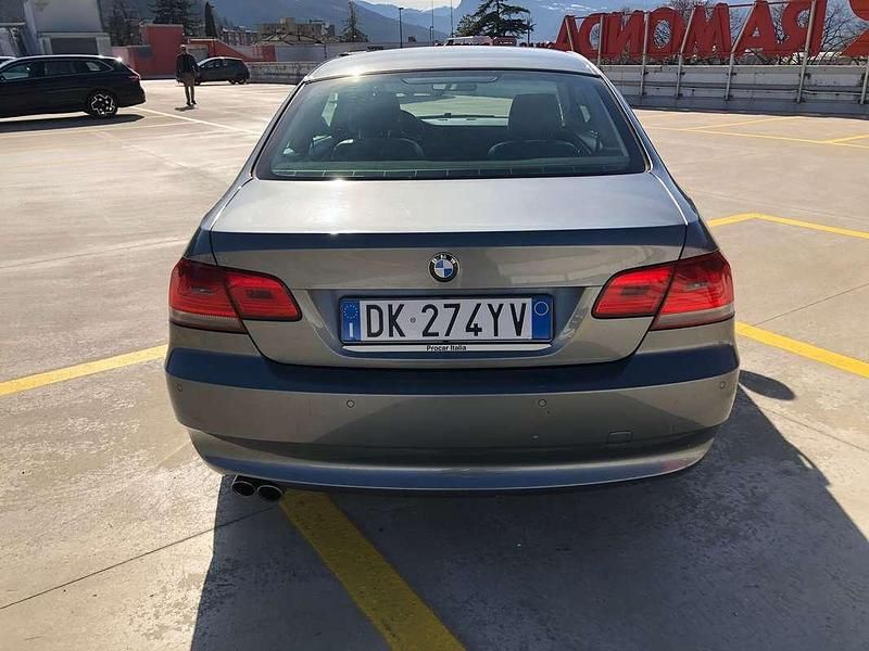 Usata BMW 325 Comfort Edition 197 CV (144 kW) 2007 Argento Coupé