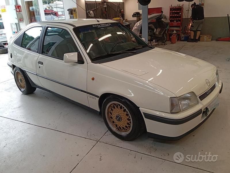 Bianco Usata 1987 Opel Kadett Coupé | 10.900 € - Immagine 1/4