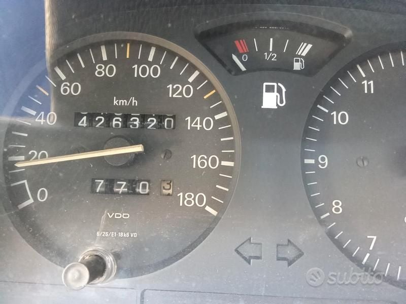 Usata Peugeot 106 57 CV (41 kW) 1999 Utilitaria