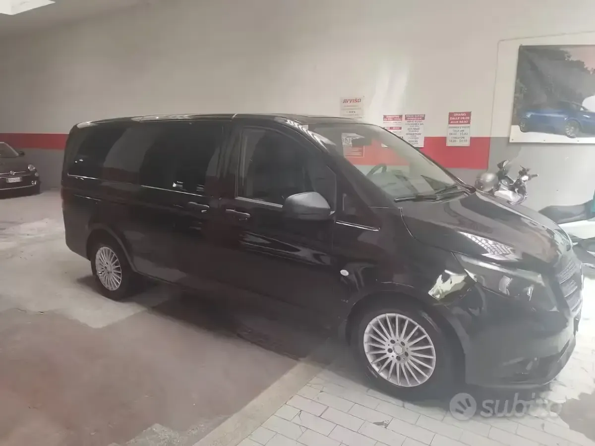 Begagnad Mercedes Vito 136 HK (100 kW) 2017 Svart Van