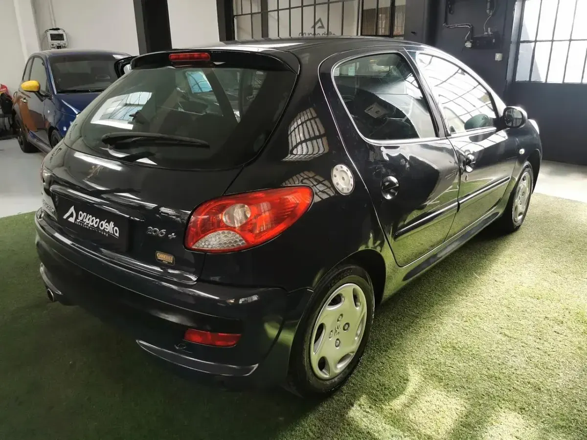 Usata Peugeot 206 60 CV (44 kW) 2010 Grigio Berlina
