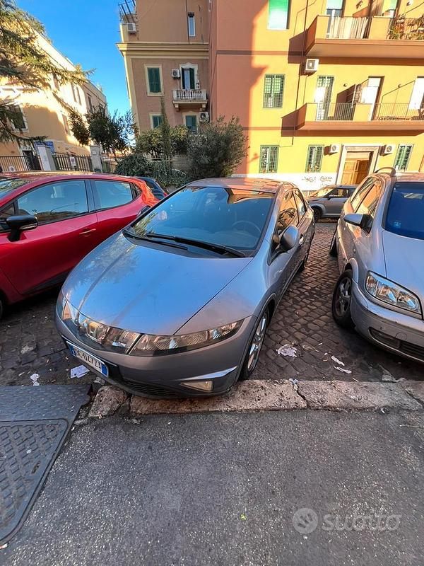 Usata Honda Civic 140 CV (102 kW) 2006 Berlina