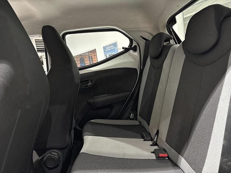 Usata Toyota Aygo X-play 69 CV (50 kW) 2016 Bianco Utilitaria