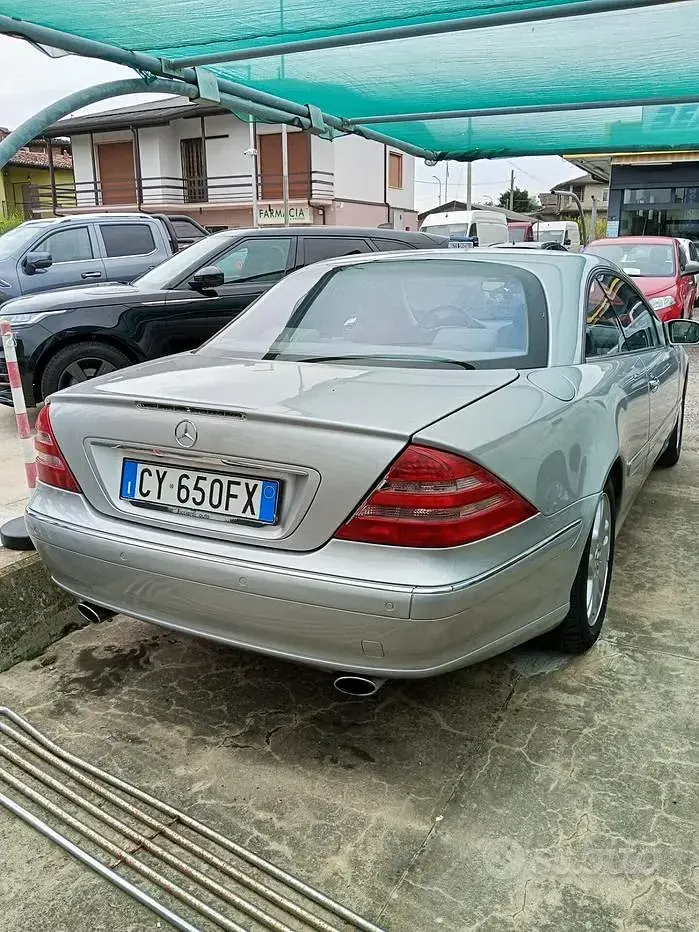 Usata Mercedes CL500 306 CV (225 kW) 2002 Grigio Coupé
