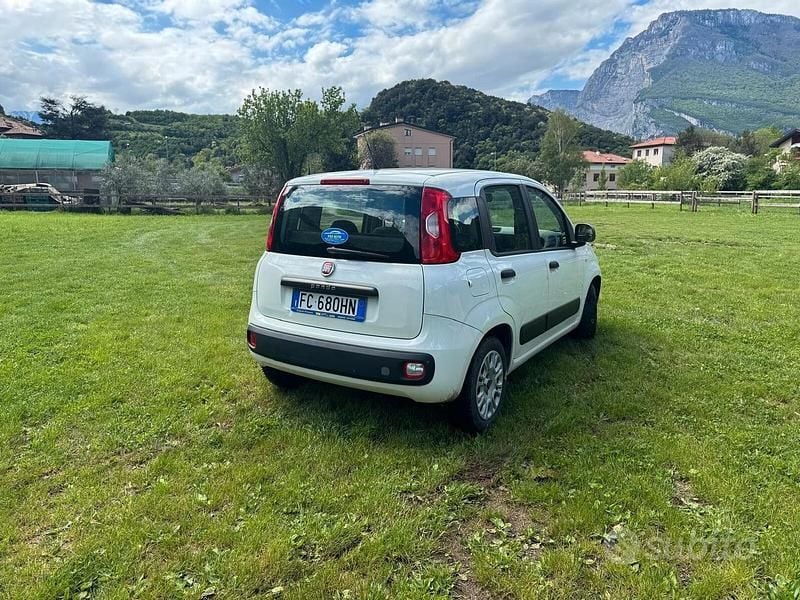 Usata Fiat Panda Lounge 69 CV (50 kW) 2015 Bianco Utilitaria