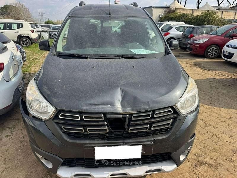 Usata Dacia Dokker Stepway 90 CV (66 kW) 2018 Gray Monovolume