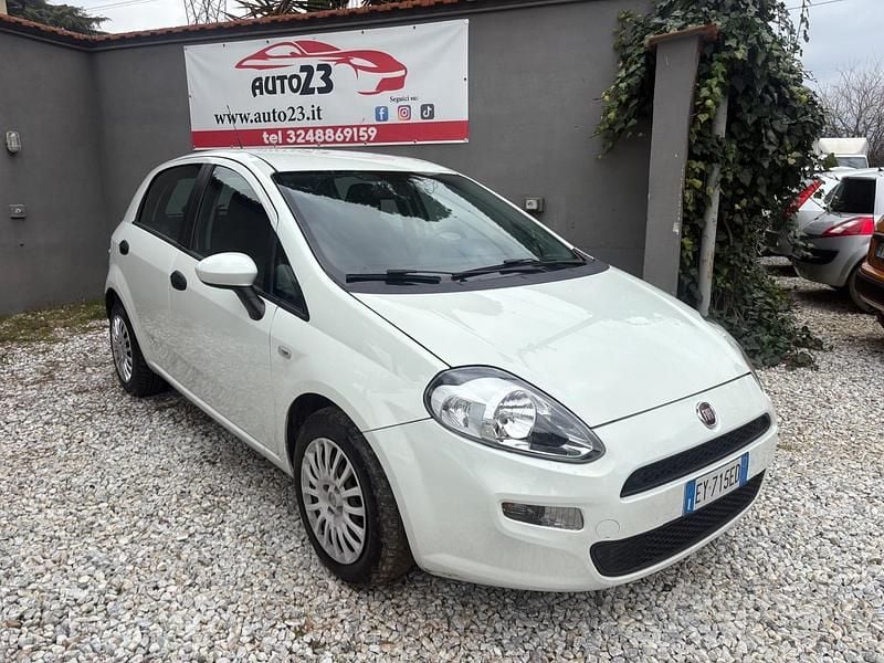 Usata Fiat Punto Street 75 CV (55 kW) 2015 Bianco Utilitaria