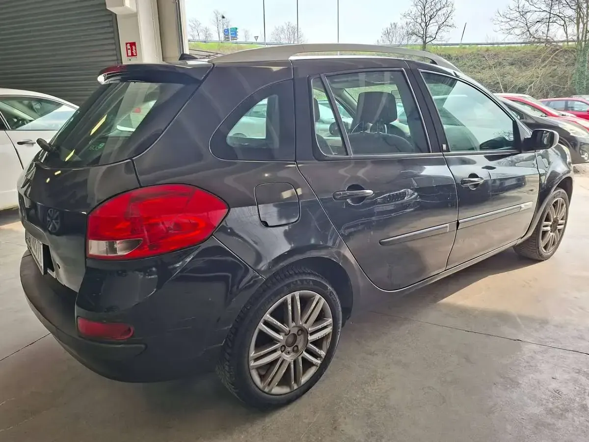 Usata Renault Clio GrandTour 101 CV (74 kW) 2011 Nero Station wagon