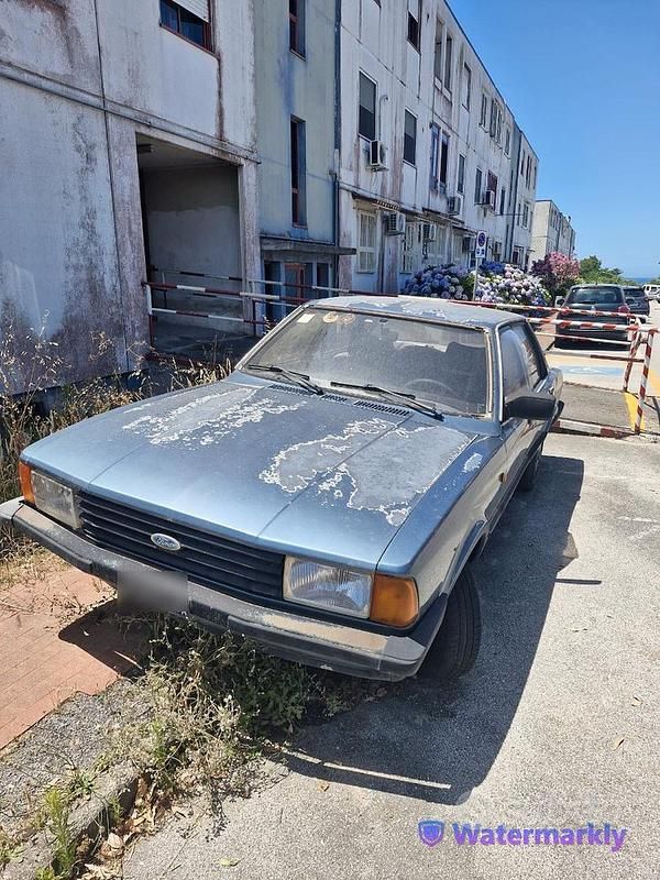 Usata Ford Taunus 63 CV (46 kW) 1984 Blu Berlina