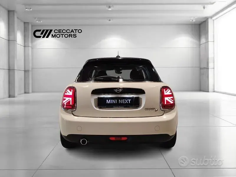Usata Mini Cooper D 116 CV (85 kW) 2018 Bianco Utilitaria