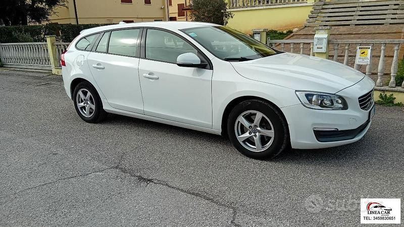 Usata Volvo V60 114 CV (83 kW) 2015 Bianco Station wagon