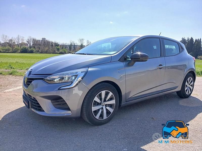 Usata Renault Clio V Equilibre 145 CV (106 kW) 2023 Grigio Berlina
