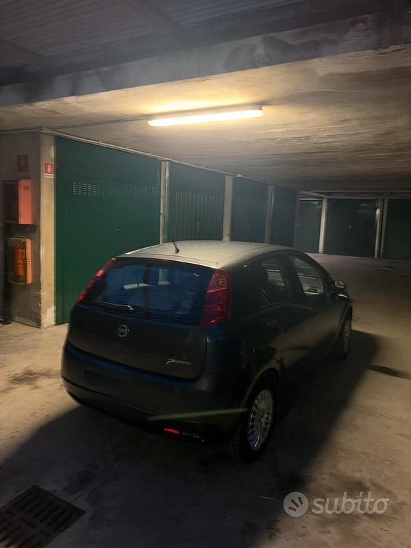 Usata Fiat Grande Punto Dynamic 77 CV (56 kW) 2007 Grigio Utilitaria