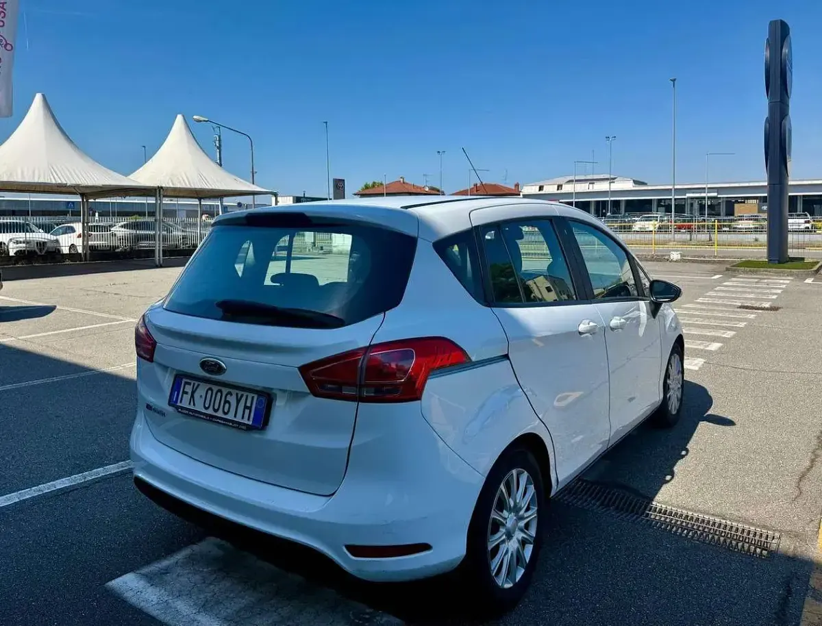 Usata Ford B-MAX Titanium 87 CV (63 kW) 2017 Bianco Monovolume