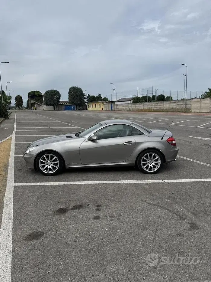 Usata Mercedes SLK200 163 CV (119 kW) 2006 Grigio Cabrio