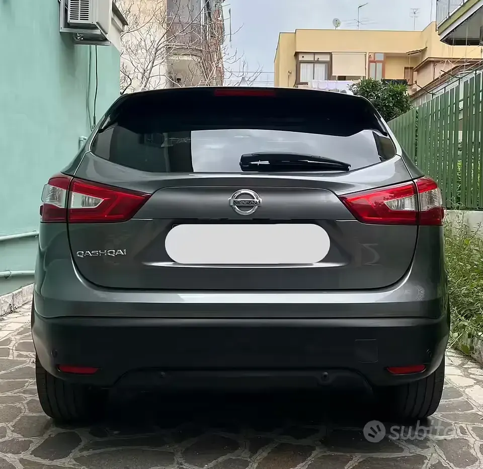 Usata Nissan Qashqai N-Connecta 116 CV (85 kW) 2017 Grigio SUV