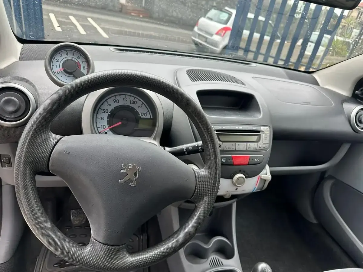 Usata Peugeot 107 Urban Move 68 CV (50 kW) 2007 Grigio Utilitaria