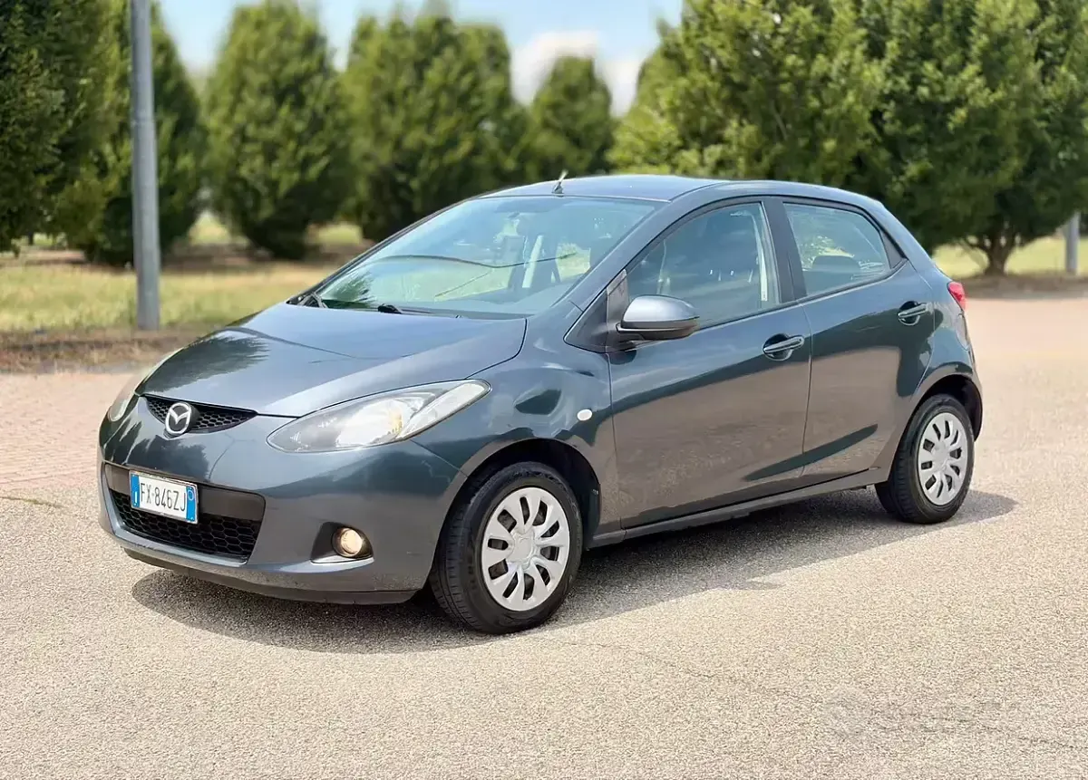 Usata Mazda 2 86 CV (63 kW) 2008 Grigio Berlina