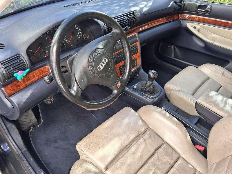 Usata Audi A4 179 CV (131 kW) 1998 Blu/azzurro Berlina