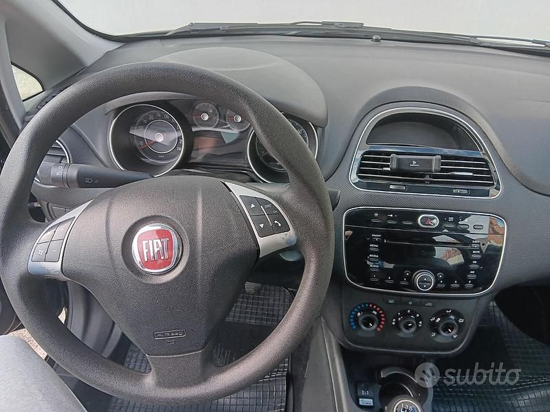Usata Fiat Punto Evo 77 CV (56 kW) 2012 Nero Utilitaria
