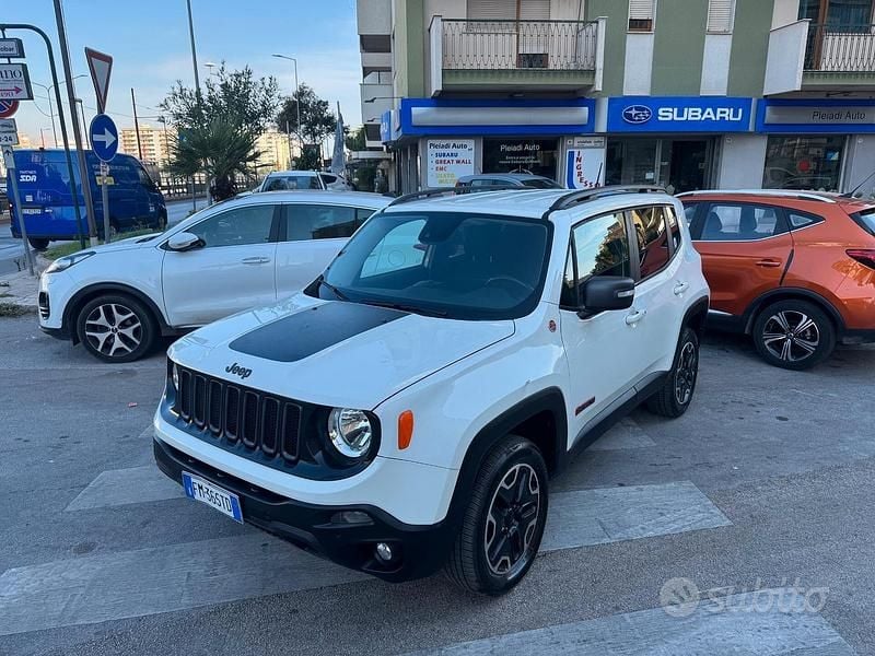 Bianco Usata 2018 Jeep Renegade Trailhawk SUV | 16.100 € (Buon prezzo) - Immagine 1/4