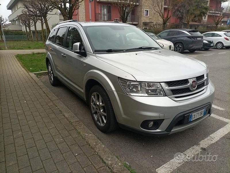 Usata Fiat Freemont 170 CV (125 kW) 2014 Grigio SUV
