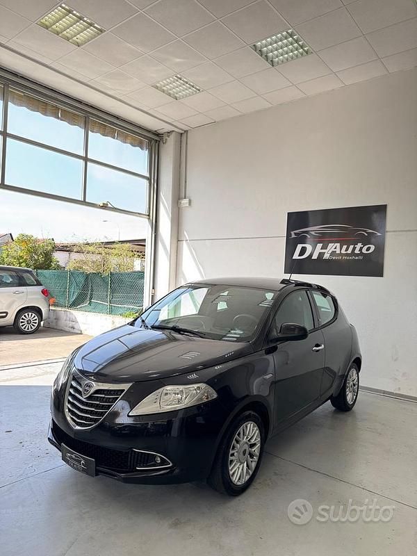 Usata Lancia Ypsilon Platinum 69 CV (50 kW) 2014 Nero Utilitaria