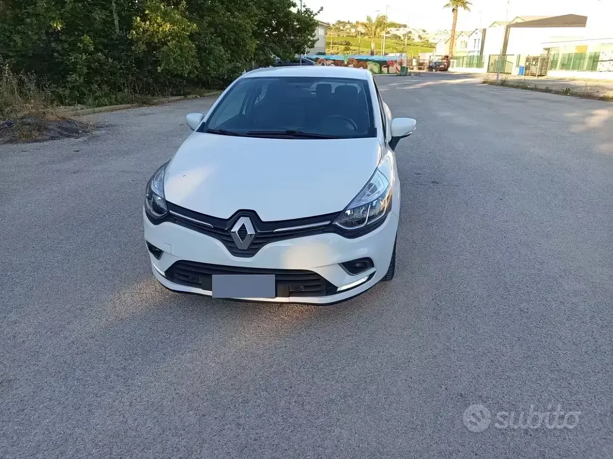 Usata Renault Clio V 75 CV (55 kW) 2023 Berlina