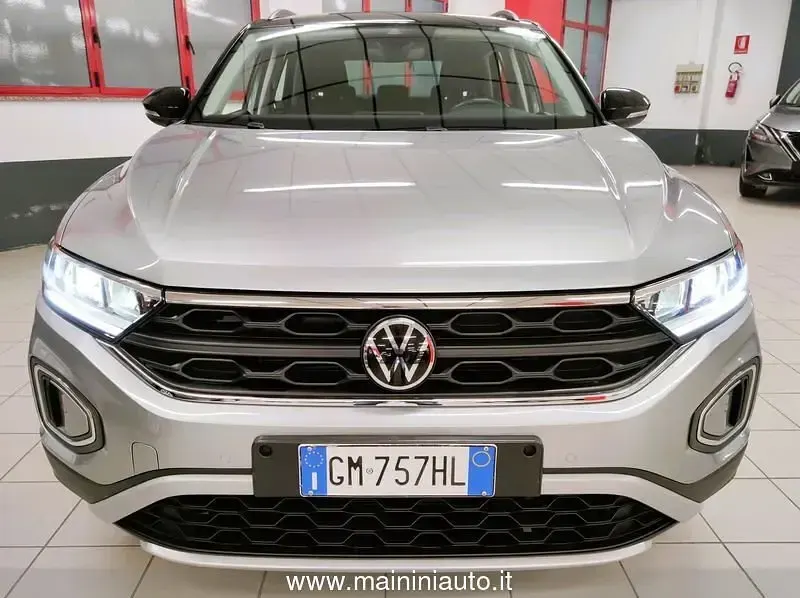 Usata VW T-Roc Life 110 CV (80 kW) 2023 Argento SUV