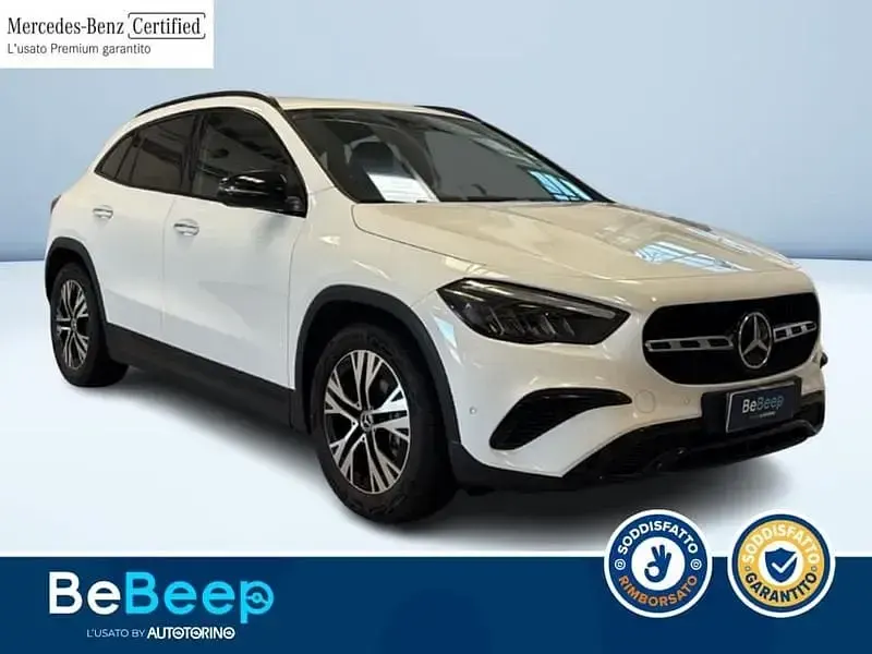Usata Mercedes GLA180 Advanced Plus 136 CV (100 kW) 2023 Bianco pastello SUV