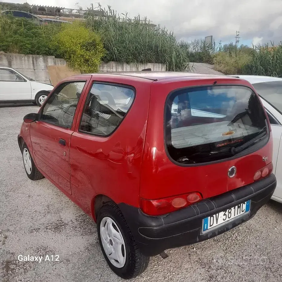 Usata Fiat 600 Active 54 CV (39 kW) 2009 Rosso Utilitaria