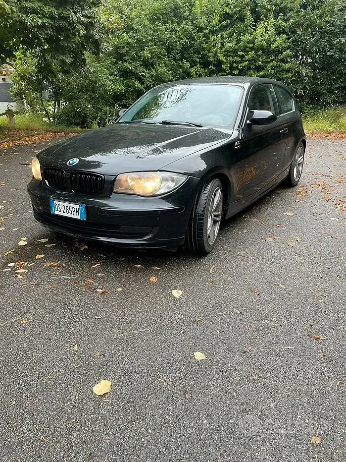 Usata BMW 120 177 CV (130 kW) 2008 Nero Utilitaria