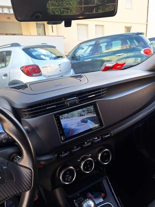 Usata 2011 Alfa Romeo Giulietta Exclusive Tre volumi | 5100 € (Ottimo prezzo) - Immagine 1/4