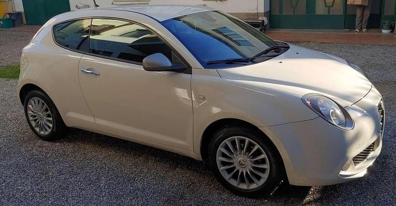 Usata Alfa Romeo MiTo Impression 69 CV (50 kW) 2015 Bianco Utilitaria