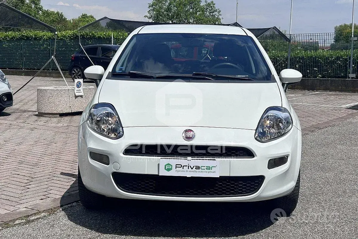 Usata Fiat Grande Punto 77 CV (56 kW) 2013 Bianco Utilitaria