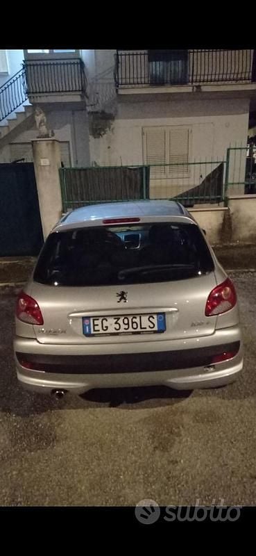 Usata Peugeot 206+ 68 CV (50 kW) 2010 Grigio Utilitaria