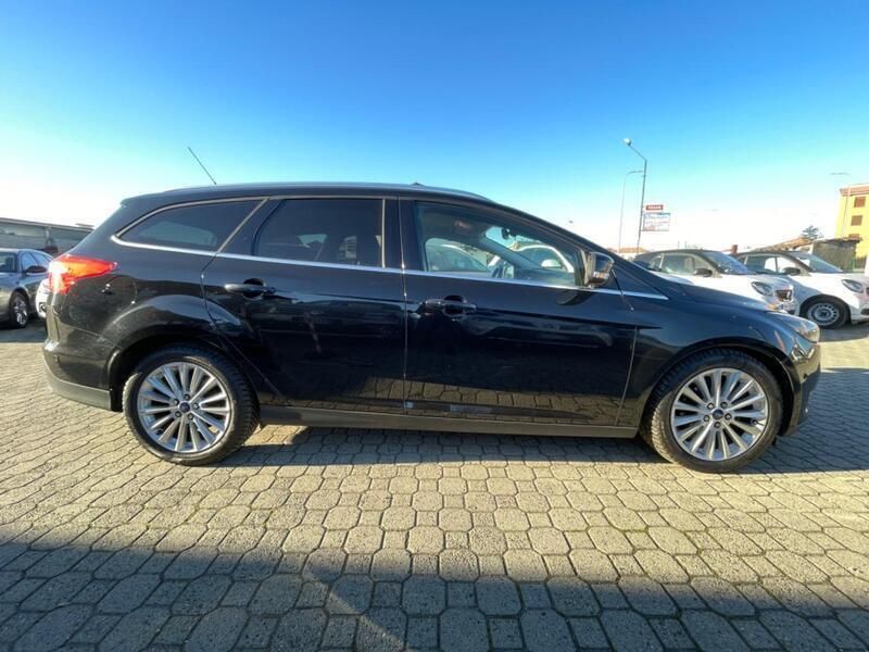Usata Ford Focus 120 CV (88 kW) 2015 Nero Station wagon