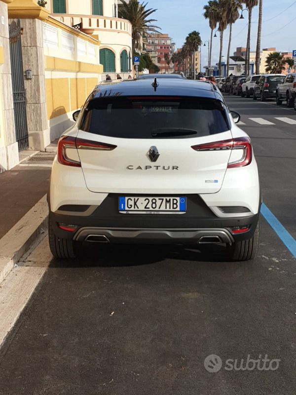 Bianco Usata 2022 Renault Captur RS Line SUV | 23.900 € (Molto cara) - Immagine 1/4