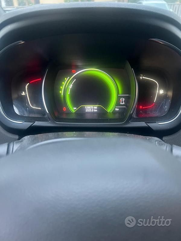 Usata Renault Scénic IV 110 CV (80 kW) 2017 Grigio Monovolume