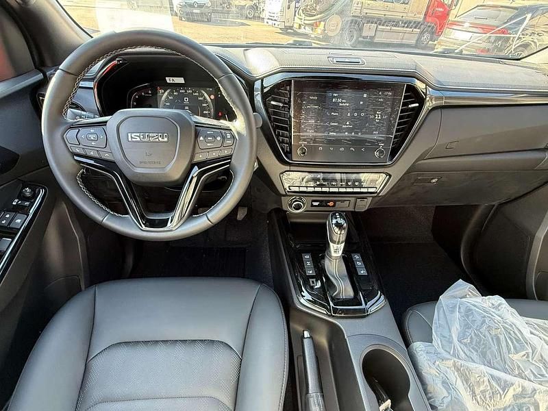 Nuova Isuzu D-Max 163 CV (119 kW) 2025 Namibu orange SUV