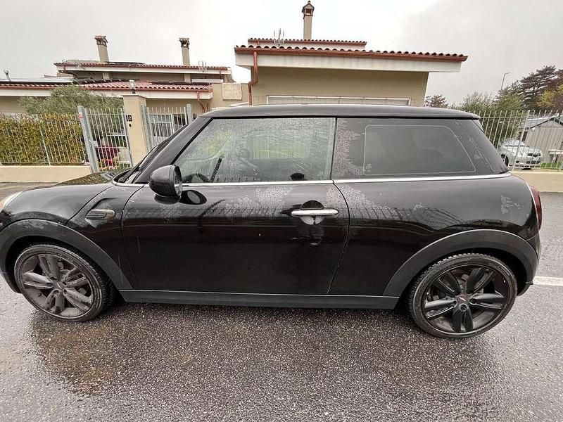 Begagnad Mini ONE 75 HK (55 kW) 2019 Halvkombi