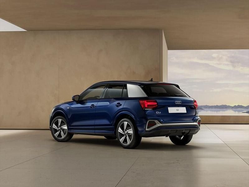 Nuova Audi Q2 S-Line 2026 Blu navarra metallizzato SUV